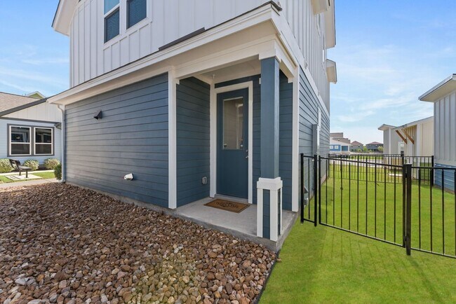 Building Photo - 2119 Hofstaat