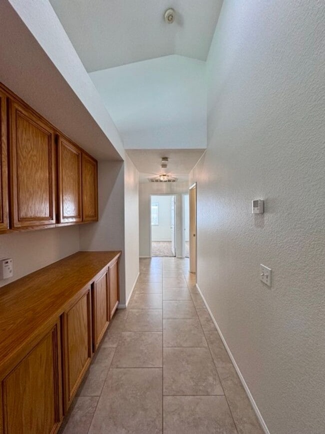 Building Photo - Spacious South Corona Single Story with 3 ...