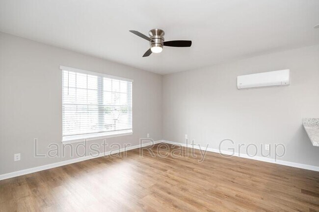 Building Photo - 9115 Fern Creek Rd