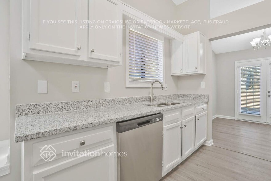 Building Photo - 805 Riverstone Ln