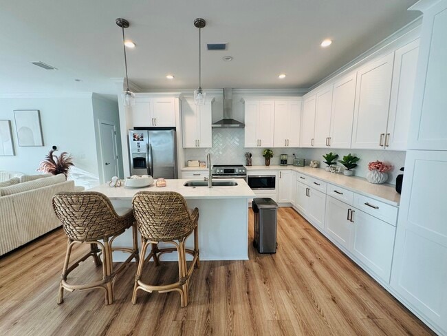 Building Photo - 48 4th St