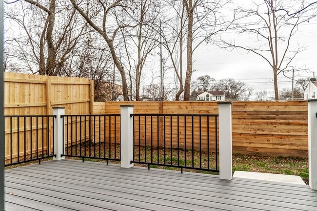 Building Photo - 300 Prince Ave