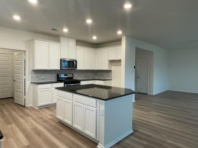 Building Photo - 4519 Avellino Dr