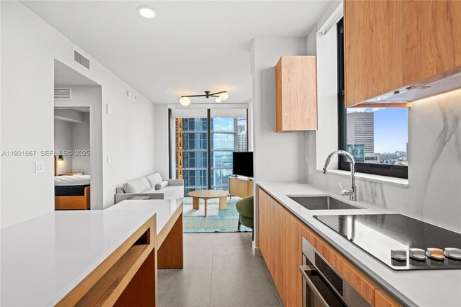 Building Photo - 11 NE 6th St