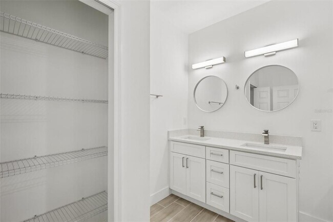 Building Photo - 183 Wright Dr