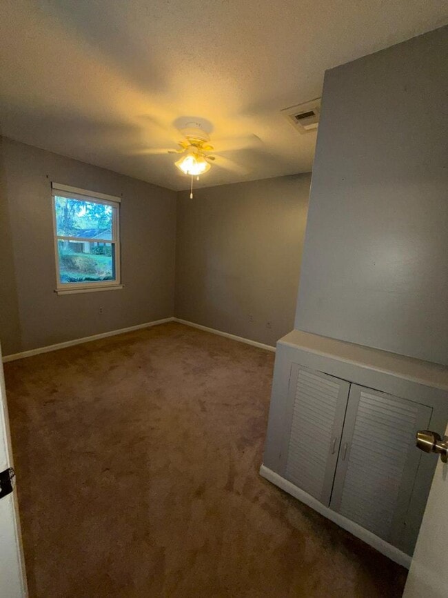 Building Photo - 106 Penrose Dr