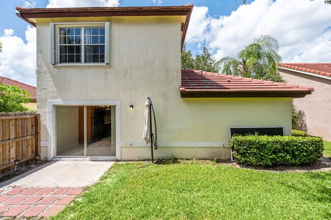 Building Photo - 12210 Dartmoor Dr