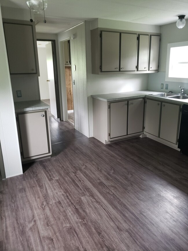 Building Photo - 3 bed 1.5 bath mobile