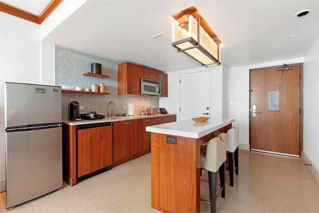 Building Photo - 6801 Collins Ave