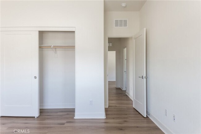 Building Photo - 35963 Bertain Dr