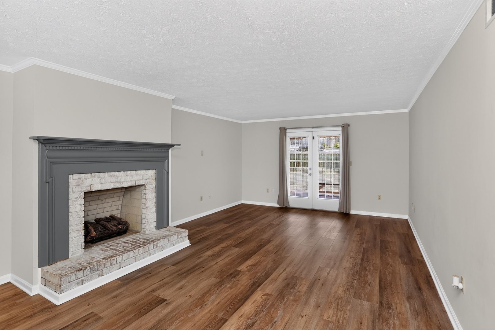 Building Photo - 104 Montclair Dr