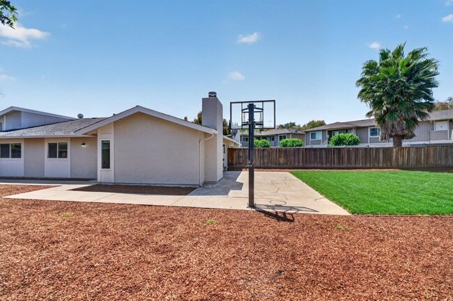 Building Photo - 4971 Geomax Ct