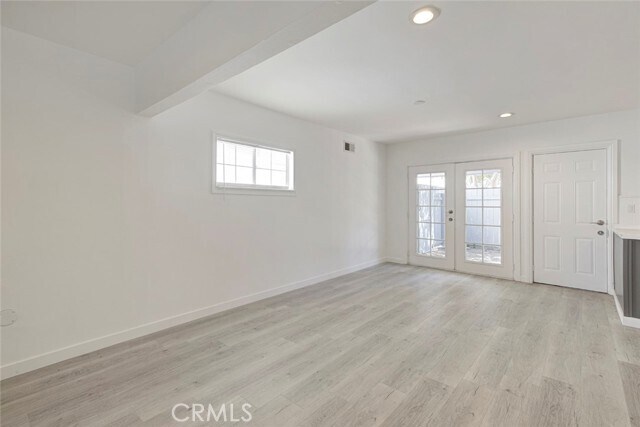 Building Photo - 14918 Wyandotte St