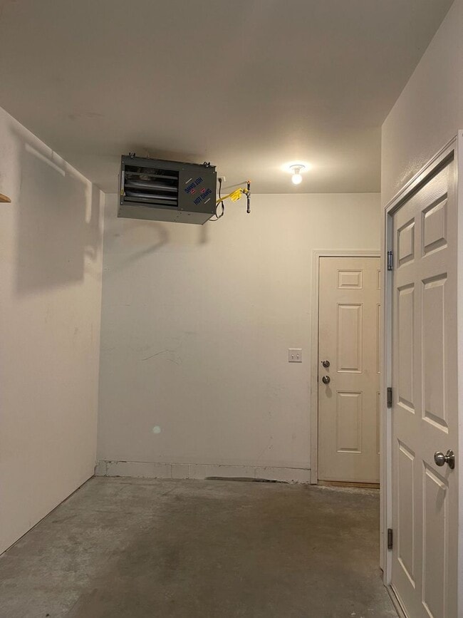 Building Photo - 1550 N Tinitun Cir
