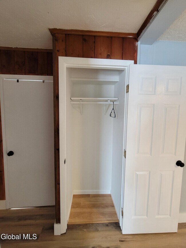 Building Photo - 827 US-9