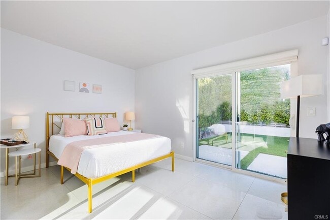 Building Photo - 3466 E Paseo Barbara