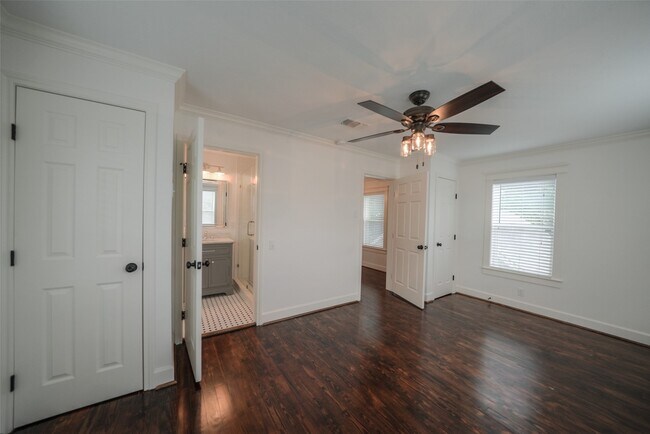 Building Photo - 811 Woodard St