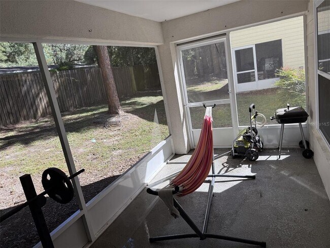Building Photo - 4639 SW 48th Dr
