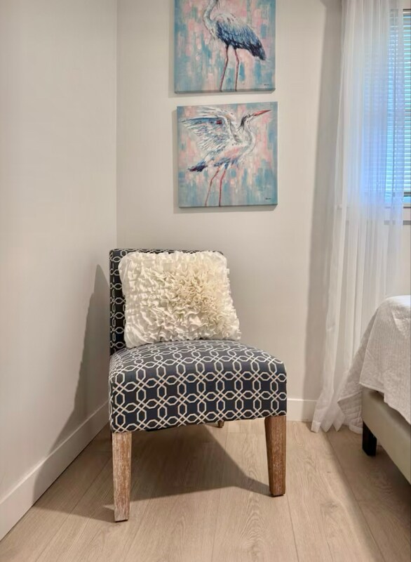 Building Photo - 2245 Lakeshore Dr