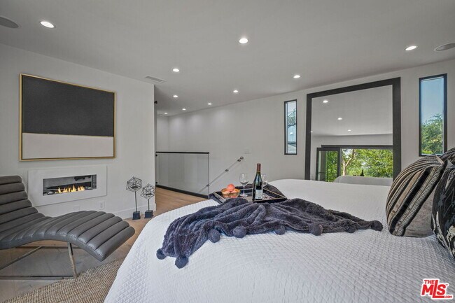 Building Photo - 12672 Stanwood Dr