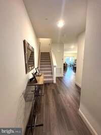 Building Photo - 11 Woods Dr