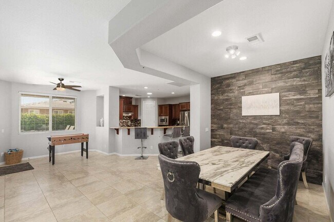 Building Photo - 83631 Himalaya Dr