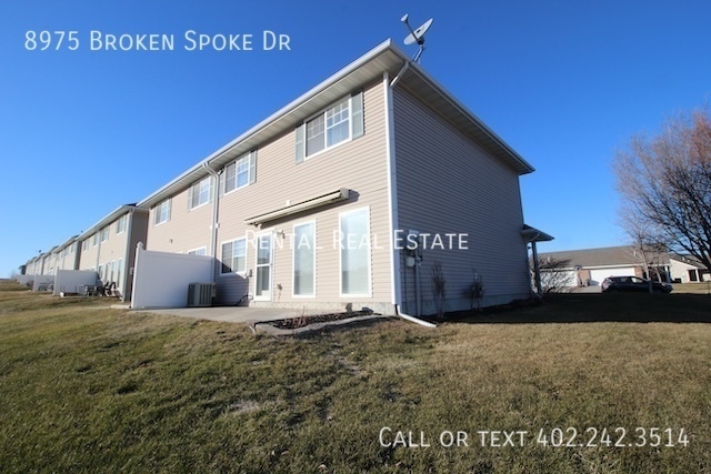 Building Photo - 8975 Broken Spoke Dr