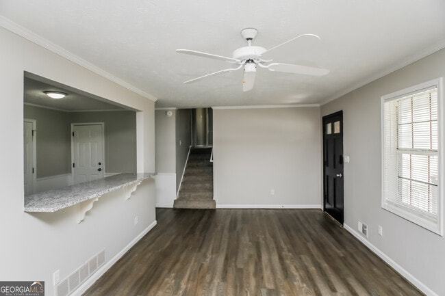 Building Photo - 185 Heritage Way