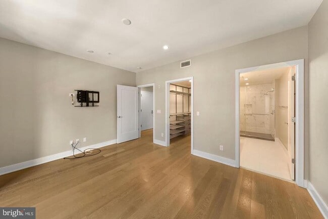 Building Photo - 1701 16th St N