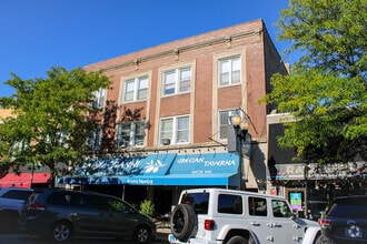 Building Photo - 4763 N Lincoln Ave