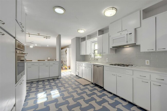 Building Photo - 1500 Northridge Dr