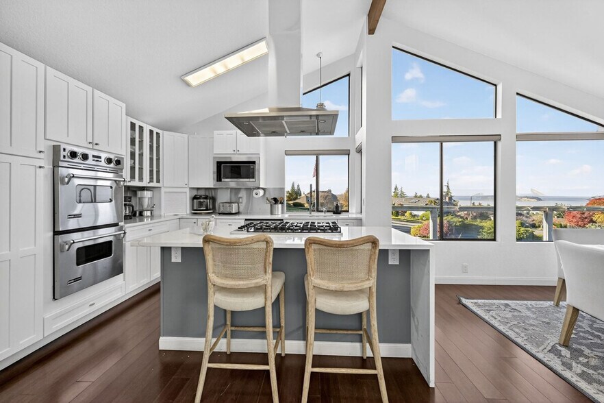 Building Photo - 5111 23rd Ave W