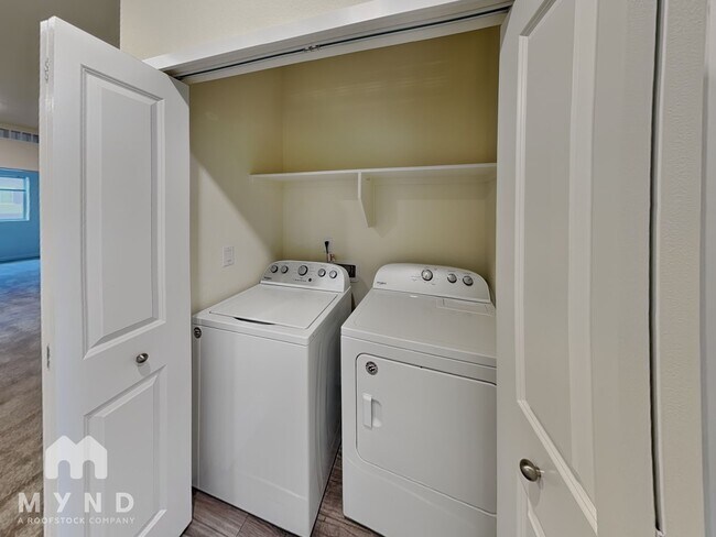 Building Photo - 887 E 98th Ave