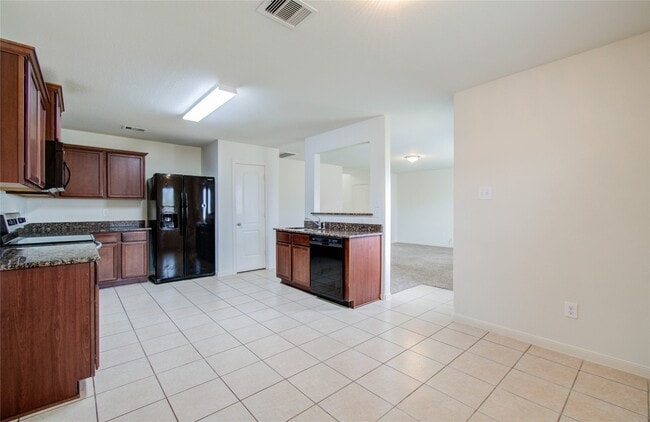 Building Photo - 8218 Hall View Dr