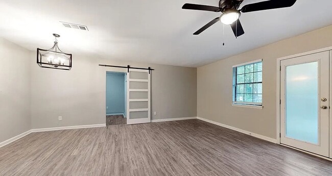 Building Photo - Hidden Gem in Lithonia!!