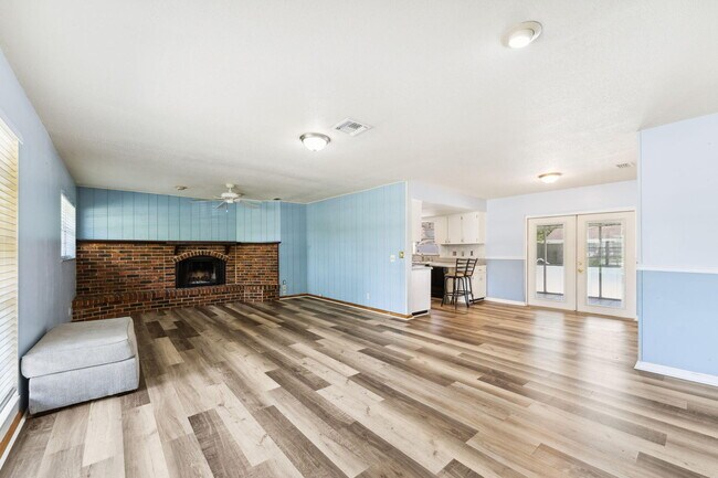 Building Photo - 4194 Honeysuckle Ave