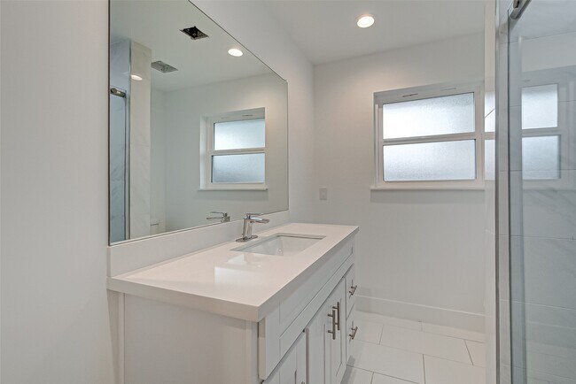 Building Photo - 5007 Cheena Dr