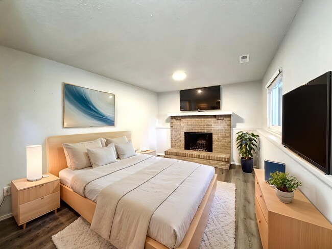 Building Photo - 1105 Mt View Ln