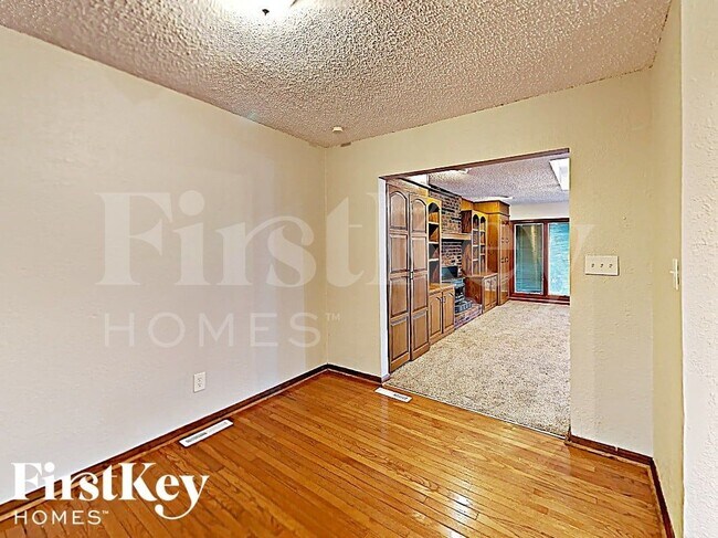 Building Photo - 11807 Fuller Ave