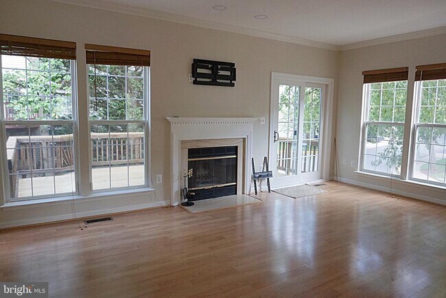 Building Photo - 20601 Duck Pond Pl
