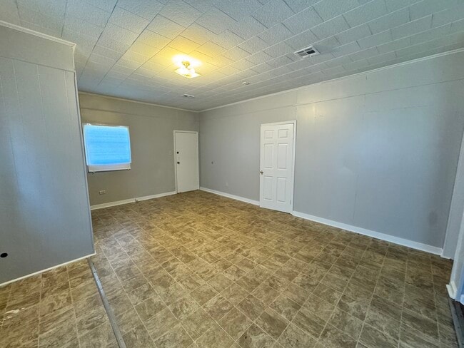 Building Photo - 203 Carlton Dr