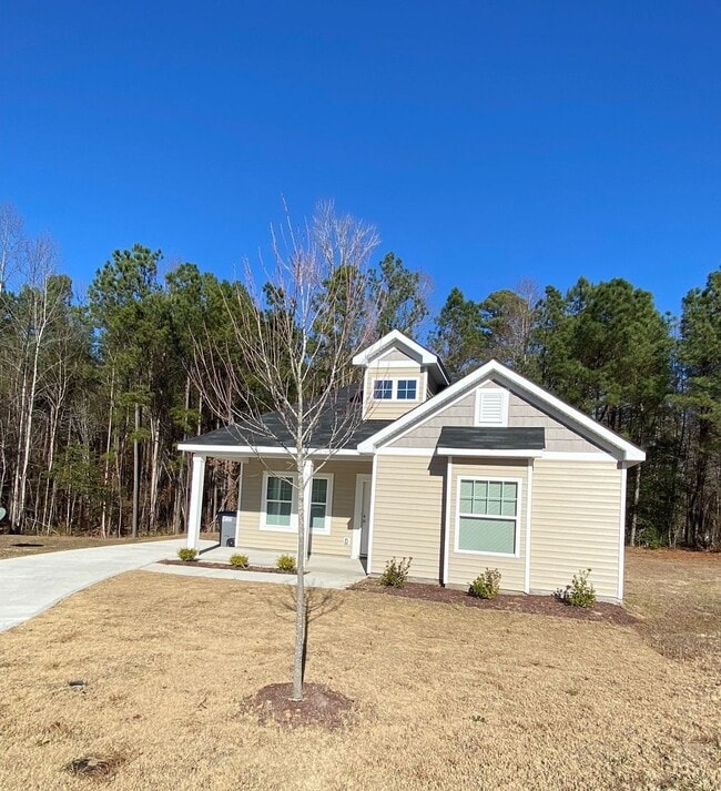 Building Photo - One level 3 bedroom 2 bath home