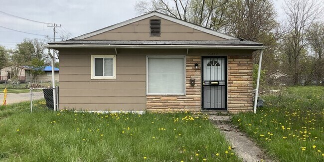 Primary Photo - 14258 Plainview