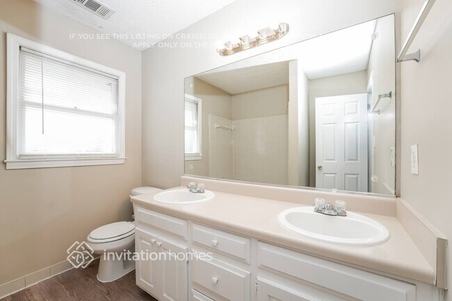 Building Photo - 343 Willowwind Dr