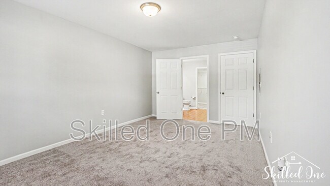 Building Photo - 1380 Heritage Pointe Dr