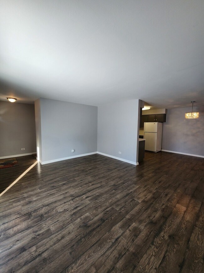 Building Photo - 123 Brewster Ct