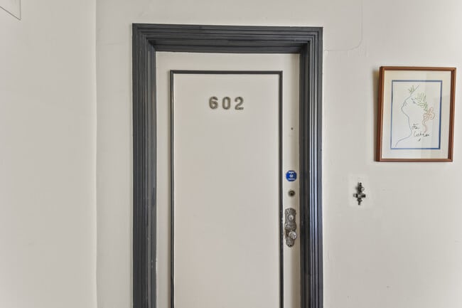 Building Photo - 1314 Hayworth Ave