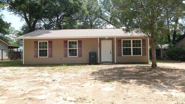 Building Photo - 6618 Applegate St