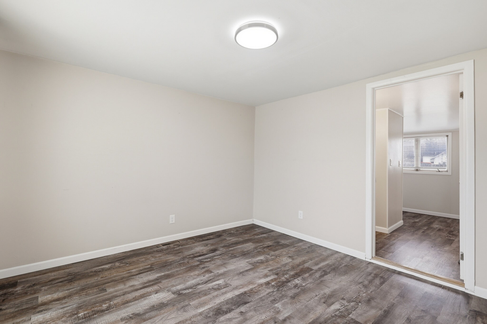 Building Photo - 727 Fairview St