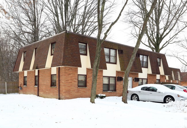 Building Photo - Oaktree Apartments